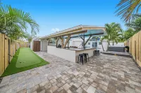 Heated Pool+Spa+BeachWalk+Bikes+MiniGolf+Beach Essentials &Toys+Outdoor Kitchen