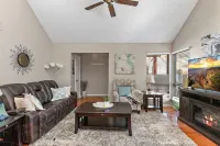 Townhouse in Lenexa Hotel a Lenexa
