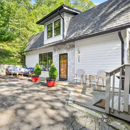 Downtown Blowing Rock Retreat - Walk Everywhere - Family-Friendly - Sleeps 8