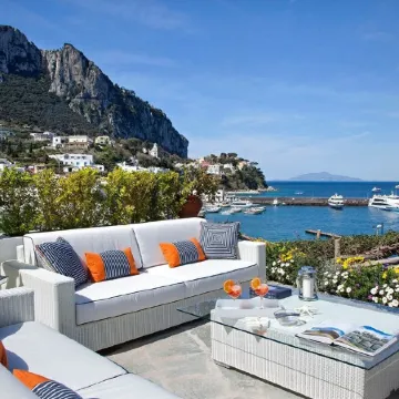 BIG VILLA WITH AMAZING INFINITY TERRACE JACUZZI SWIMMING POOL 10 MIN FROM "PIAZZETTA