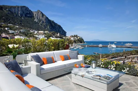 BIG VILLA WITH AMAZING INFINITY TERRACE JACUZZI SWIMMING POOL 10 MIN FROM "PIAZZETTA