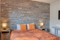 The Jolly Rancher/Luxury accommodations/King bed/Oculus