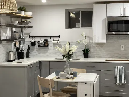 Modern long island guest suite