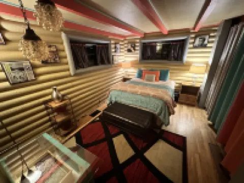 Rustic Cabin Bordering the Pines, Less than 1mi to DT Square