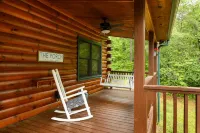 Log cabin near Blue Ridge & Murphy, fast wifi 👨‍👩‍👧‍👦 freindly 🛏️ 6 -🐶 & hot tub!