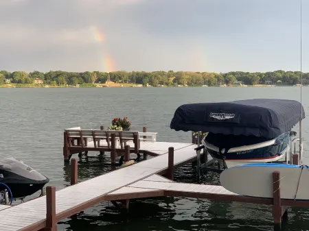 Delavan Lakefront Access Guesthouse