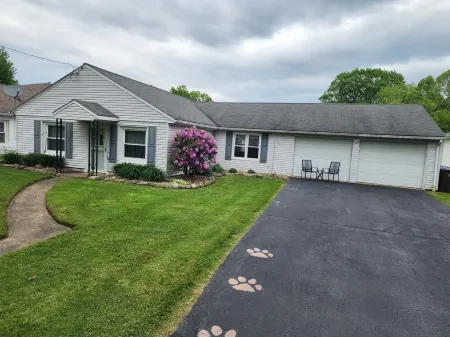 Cozy Ranch with Scenic Golf Course view Отели в г. Мерсер