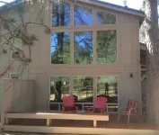 Tranquil, well-kept Cabin with Log Furniture & SHARC passes at 1, Whistling Swan