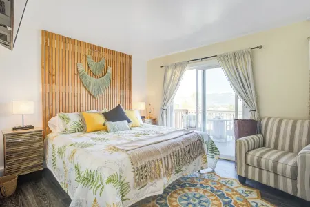 Centrally Located with 180° Mountain Range Views