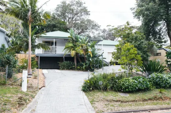 Anchor in Avoca Beach - enjoy your 4 bedroom coastal getaway 亞弗卡海灘酒店