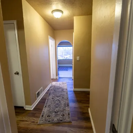 Quiet, private, cozy home