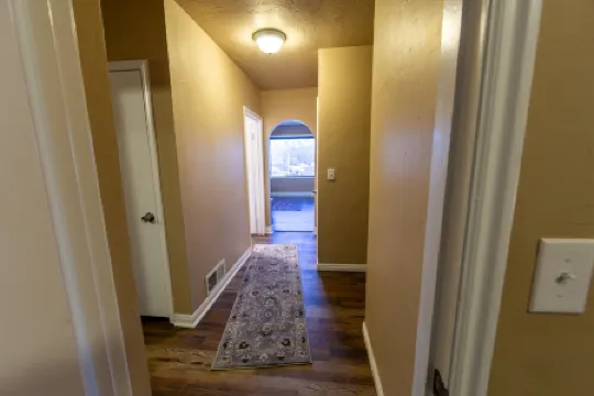 Quiet, private, cozy home