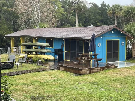 Have it all at this beautiful waterfront Homosassa home close to all amenities.