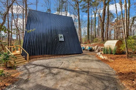 The StAy FrAme- BRAND NEW, sauna, hot tub Отели в г. Суоннаноа