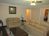 Cayce Charm Minutes to Downtown Columbia