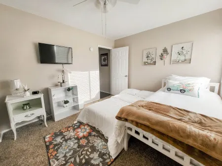 The Highlight of West Lancaster - 1-3 miles from the Fwy, Parks, and Restaurants