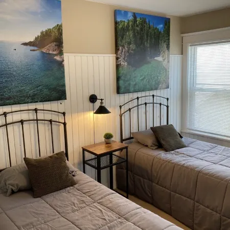 Superior Views, Harbor Views, Scenic Skyline Parkway, Remodeled, Charming