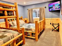 HundredAkre Wood Cabin~2 King beds~River View~Sauna