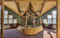 Condo with loft near Loon mountain with pool/jacuzzi & free shuttle!