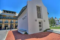 Gated, 80steps to beach & pool, why cross the busy road when you do not have to