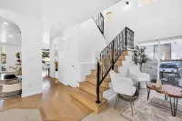 Luxury Villa in Belmont Shores 4 Bedrooms 3 Bath