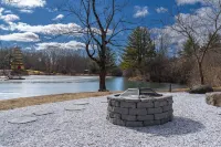 Joy Cottage - 3 Bedroom/3 Bath - Waterfront Property on Buddhist Temple Grounds