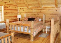 Traditional Cabin - Perfect for a Couples Getaway