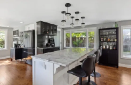 Woodsy Retreat: Chef's Kitchen, Dance Room & Gym