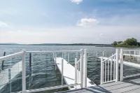 Lakefront - Amazing views! Private Hot Tub & Boat Slips. 12 mins to Ski Resorts!