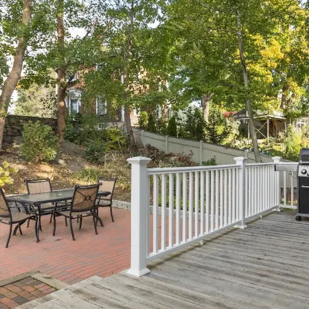 Modern Condo in Historic Marblehead, Walk everywhere, Parking, A/C, Deck & Grill