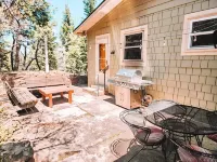 Gorgeous Home by The Broadmoor Hotel & Cheyenne Mtn Zoo! Hotels near Cheyenne Mountain Zoo