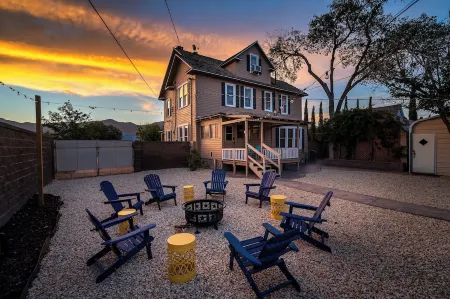 Pool+Gameroom+Minigolf+Spacious+16m to White Sands Отели рядом с достопримечательностью «Парк Вашингтон»