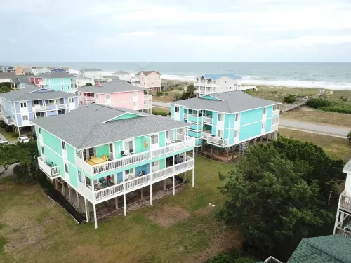 Beachski's Bliss- Ocean views and private Beach access! Hotels in Lockwoods Folly