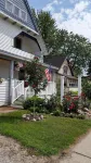 1 BLOCK TO TOWN ~ 5 BLOCKS TO BEACH! Leave your car at home for the duration! Goodwill Industries of Southwestern Michigan附近的飯店