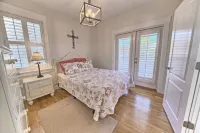 Gated, 80steps to beach & pool, why cross the busy road when you do not have to