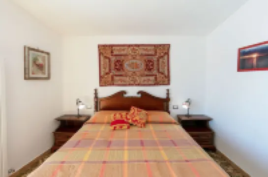 Up to 5 guest house above the Cliff House