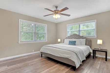 5 Bed 4 Bath Pool/Spa Home Sleeps 14+ Отели рядом с достопримечательностью «Крейн Крик Променад»