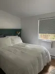 Junebug Cottage: peace, love and privacy a short walk to Woodstock village green