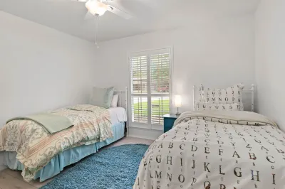 Family Friendly, Updated, Charming Home in North Denton Hotels near Quakertown Park