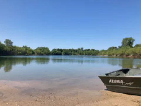 Iron Horse Lakes - remote getaway near Wichita, Newton and Hutchinson, KS 哈維縣酒店