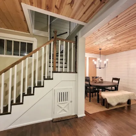 Charming Cottage! - 3 Bedrooms, 4 Beds, 2 Full Baths, 6 Adults