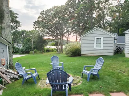 1 Bedroom Hamptons Waterfront Cottage Rental