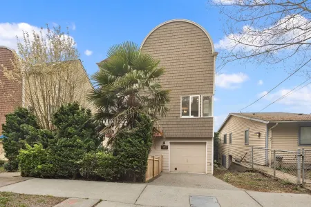 Majestic Views with a Hot Tub!