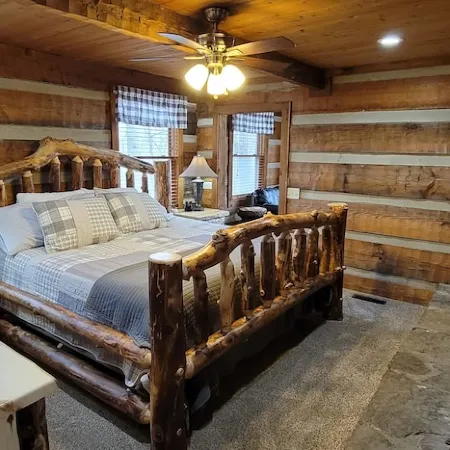 Honeymoon Cabin, Very Secluded, Very Romantic, Arcade, FREE Daily Bear Sightings