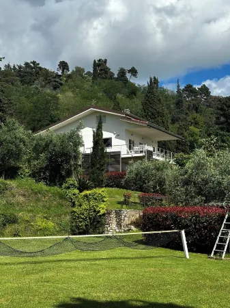 Villa Sara near the Tuscan cities of art and the beautiful beaches in Versilia