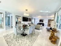 Relax with whole family at peaceful place and enjoy easy access to everything. Hoteles en Redondo Beach