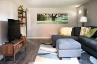 Lincoln House.  Short distance from Lake Michigan and downtown