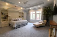 Luxury Retreat on Little Mo River, Fish From Private Docks, Kayaking, Serenity