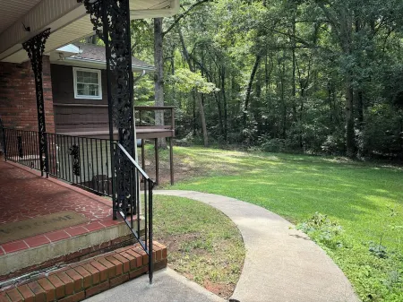 Hidden gem in the woods Отели в г. Логан Стор