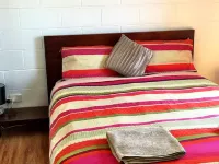 The Picker's Hut - Peaceful vineyard setting Hotels in Barmera